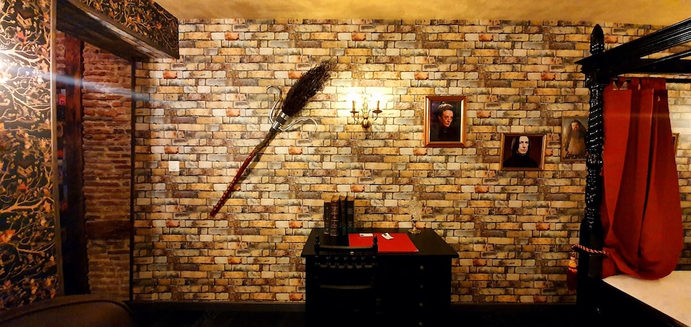 Family Room - Photo 4