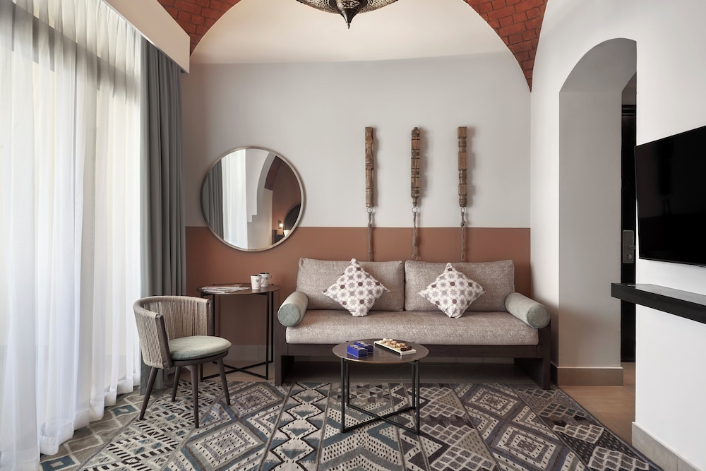 Lagoon Room - King Bed