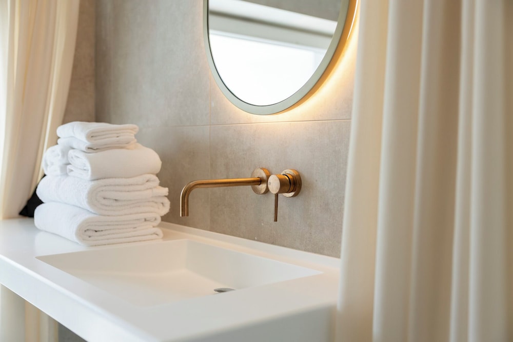 Junior Suite, Hot Tub - Photo 18