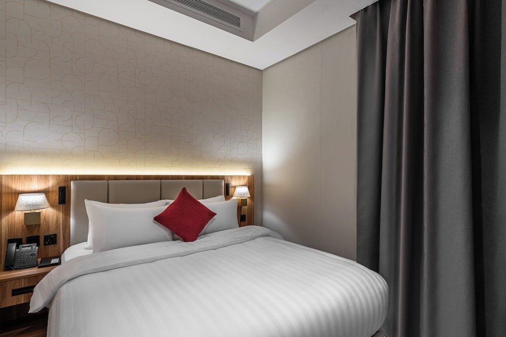 Deluxe Studio Suite