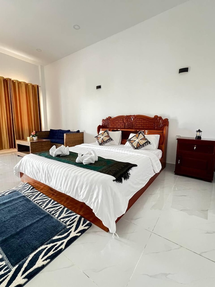 Deluxe Double Room, 1 King Bed, Garden View photo 2