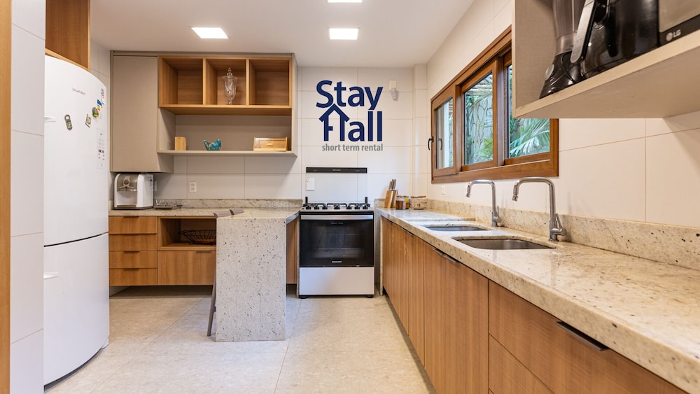 Villa photo 2