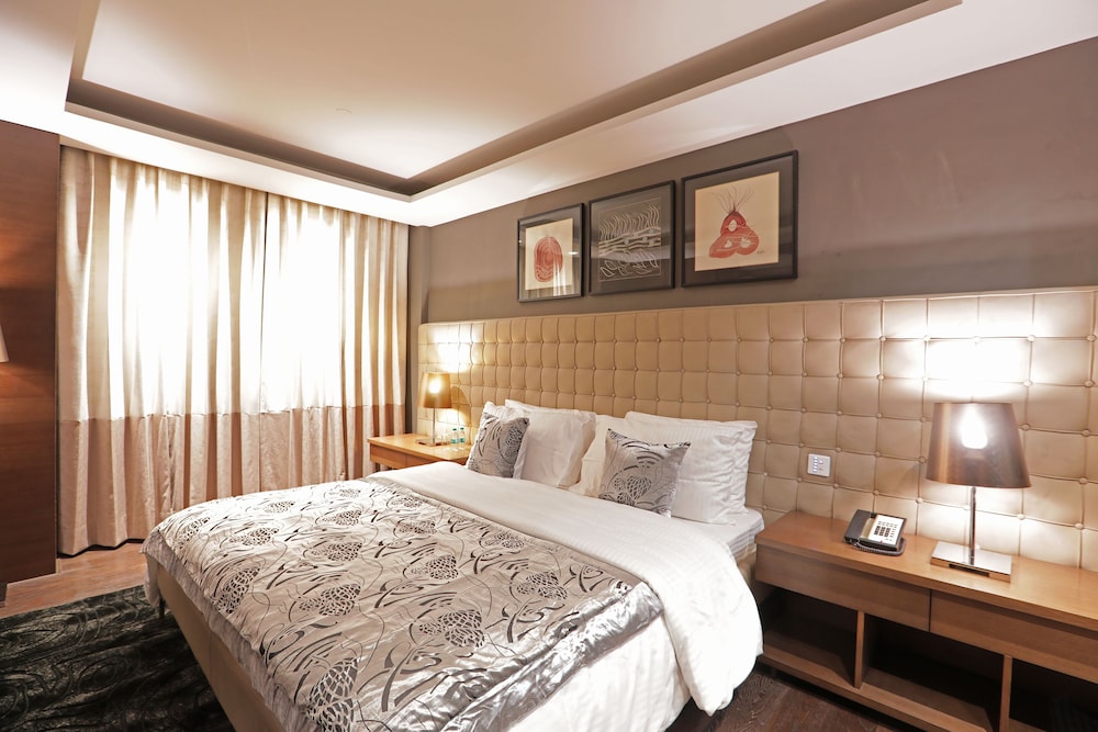 Suite Room