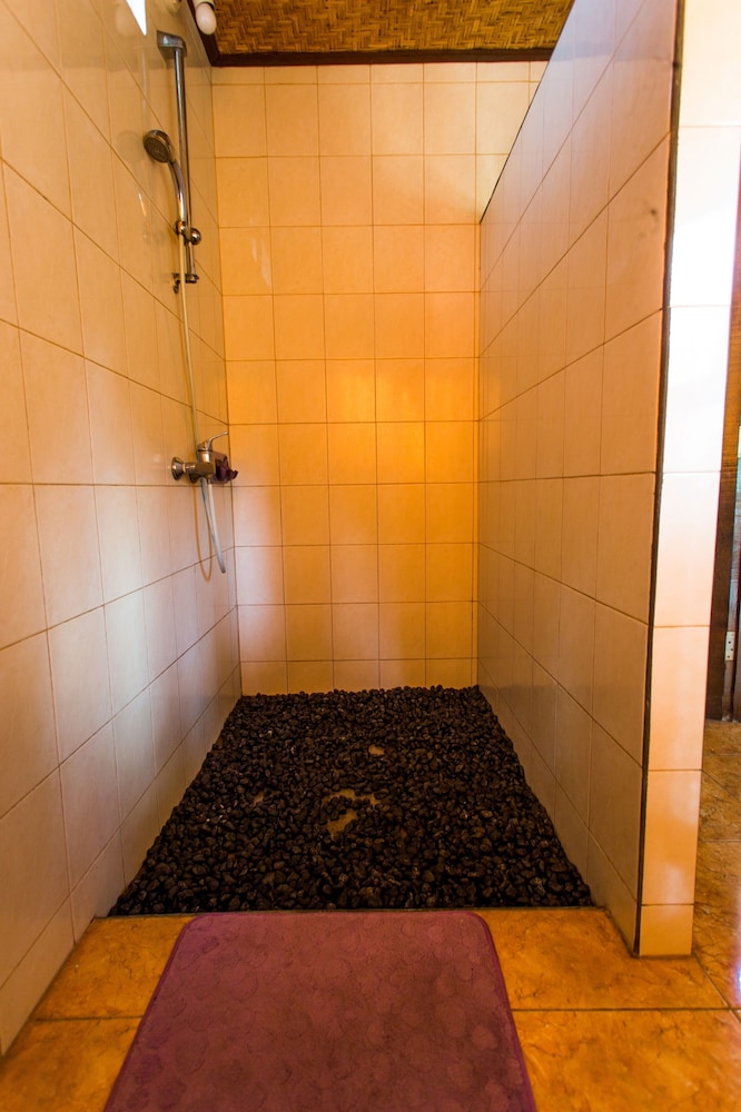 Deluxe Room - Photo 21