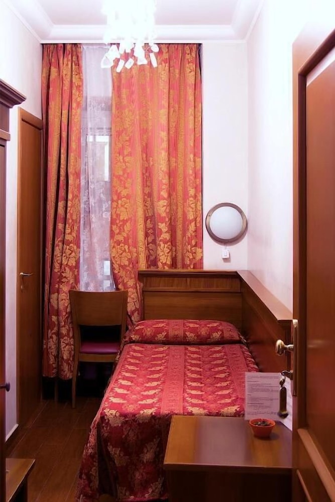 Single Room photo 1