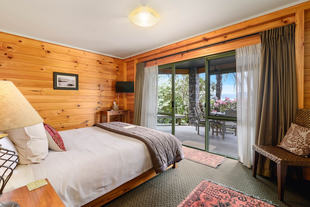 Lodge Suite, 1 Bedroom, Ensuite, Lake View