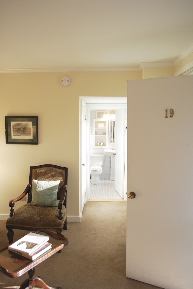 Deluxe Double Room, Ensuite (Queen with Porch #19) - Photo 12
