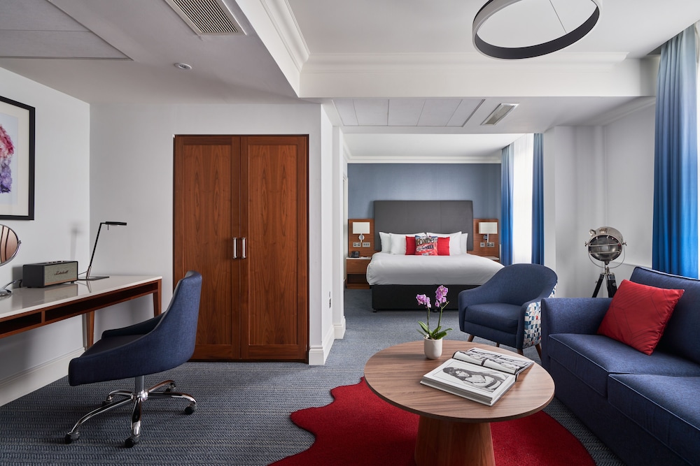 Star Suite (With Executive VIP Lounge Access)