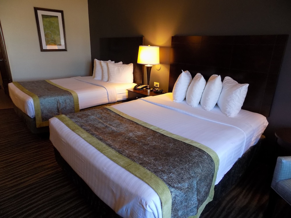 Standard Room, 2 Queen Beds, Non Smoking, Microwave - Photo 3