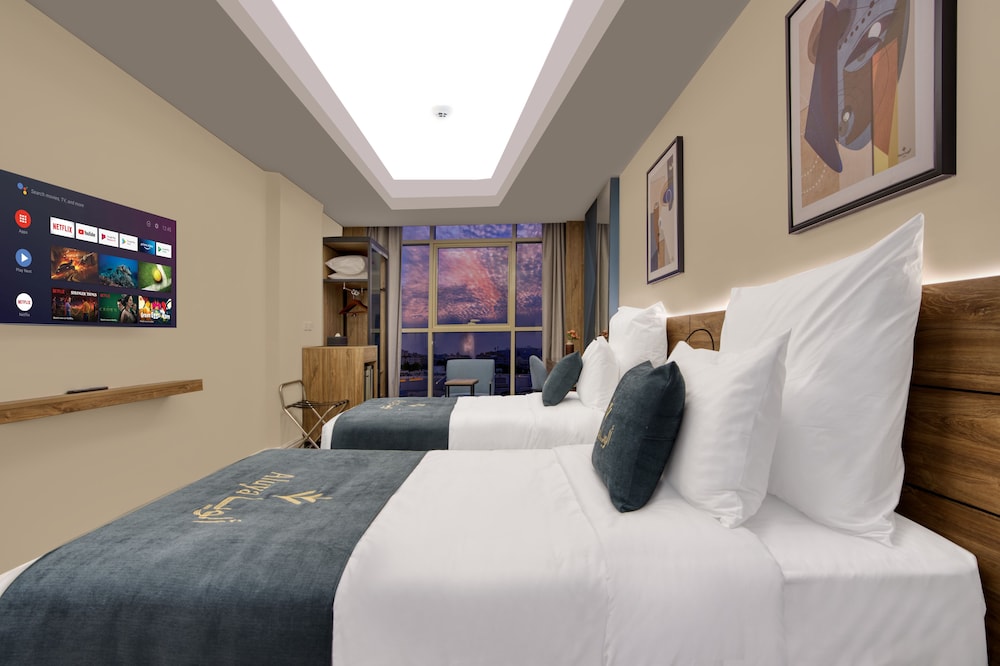 City Twin Room - Photo 3