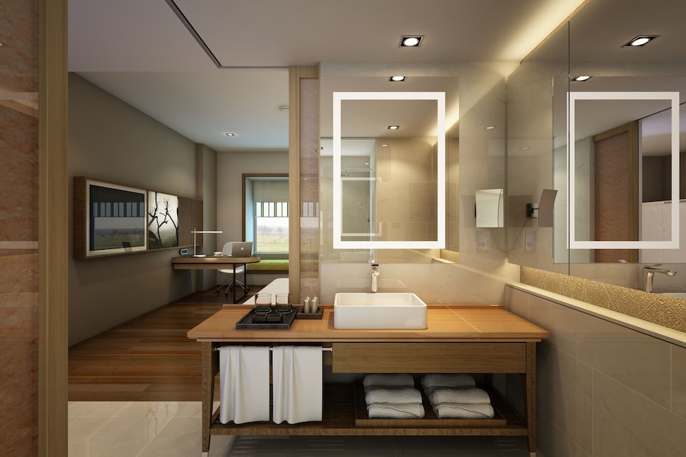 Room, 2 Twin Beds, Pool View photo 2
