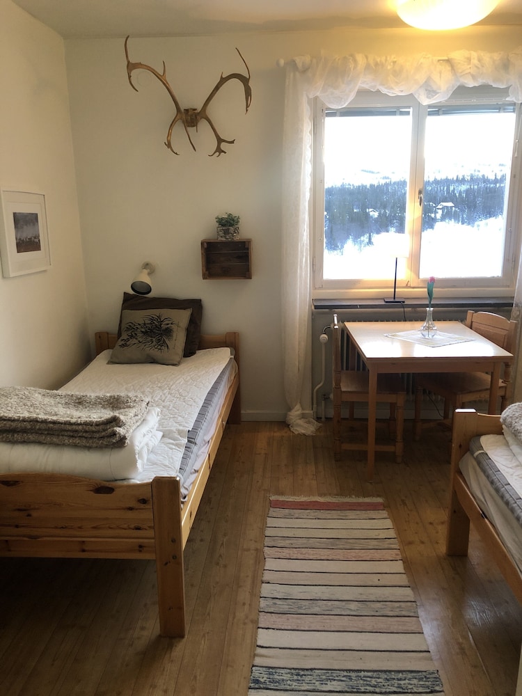Twin Room, Shared Bathroom photo 1