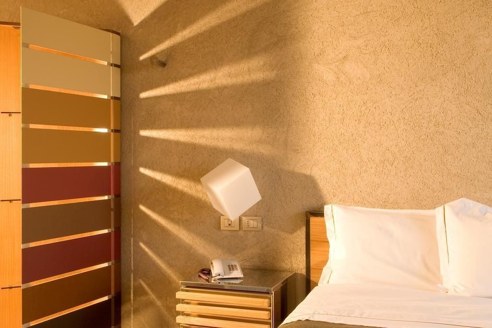 Standard Double or Twin Room, Connecting Rooms photo 3