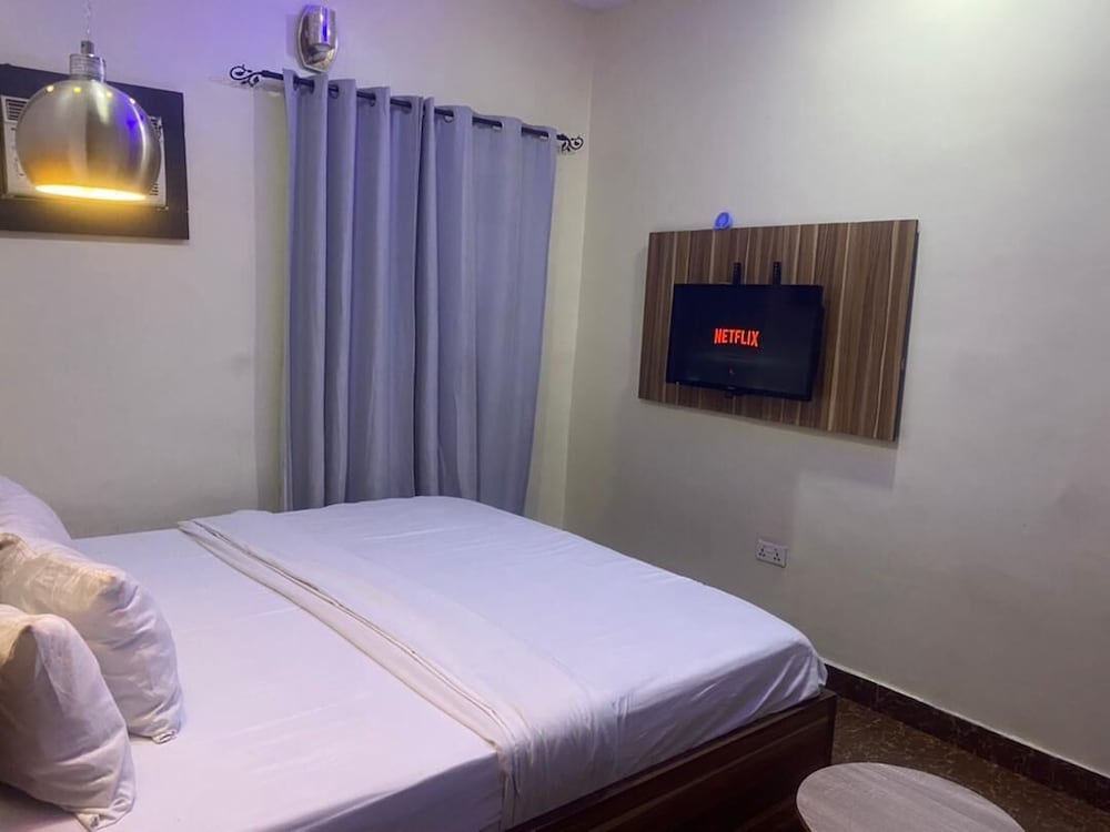 Basic Single Room