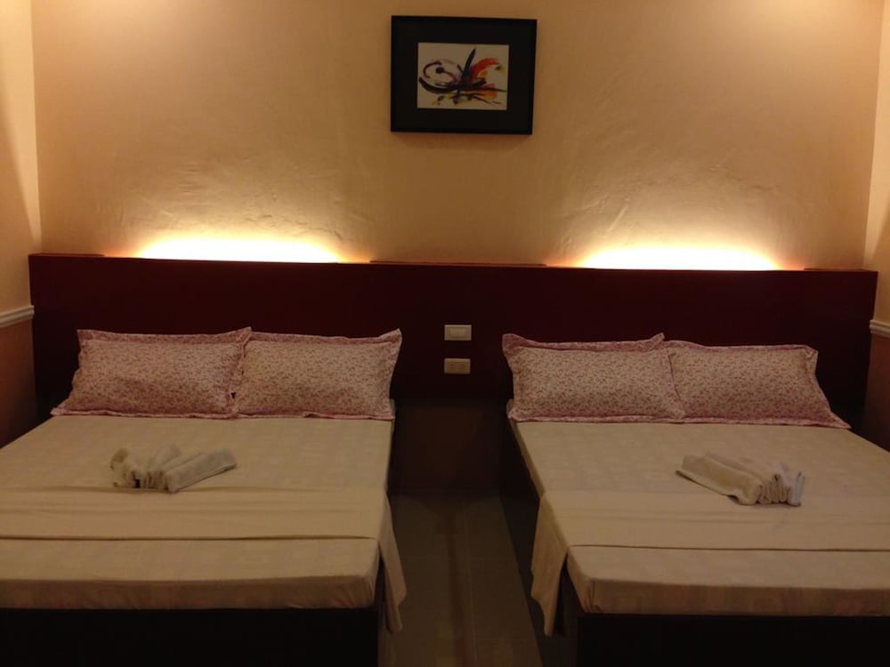 Deluxe Quadruple Room photo 1