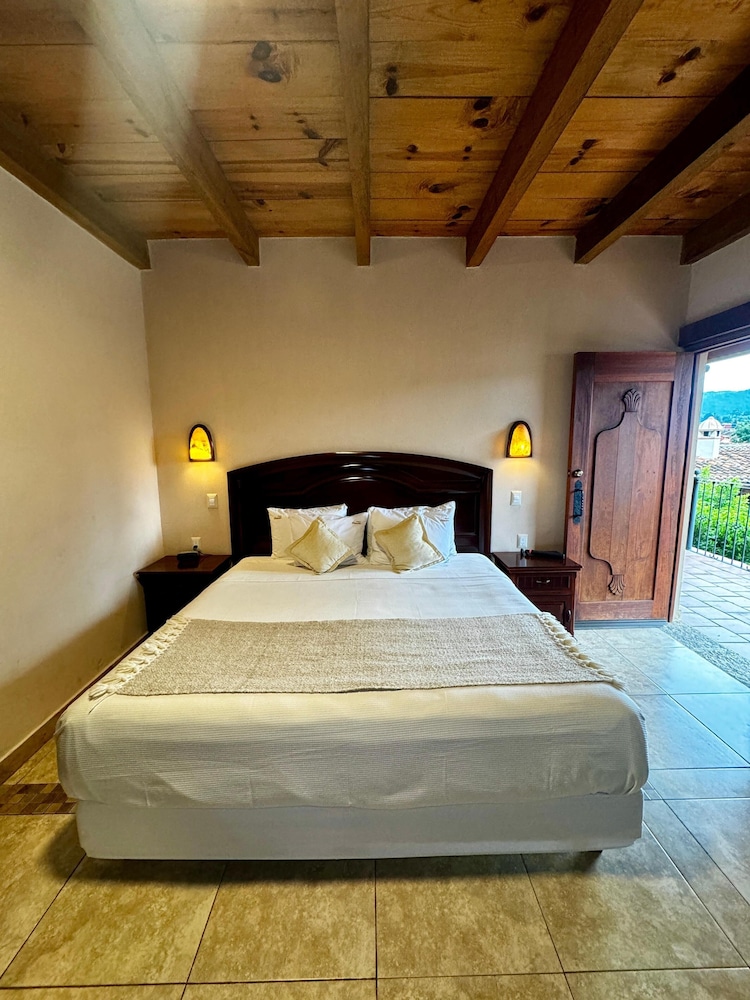 Double Room, 1 King Bed