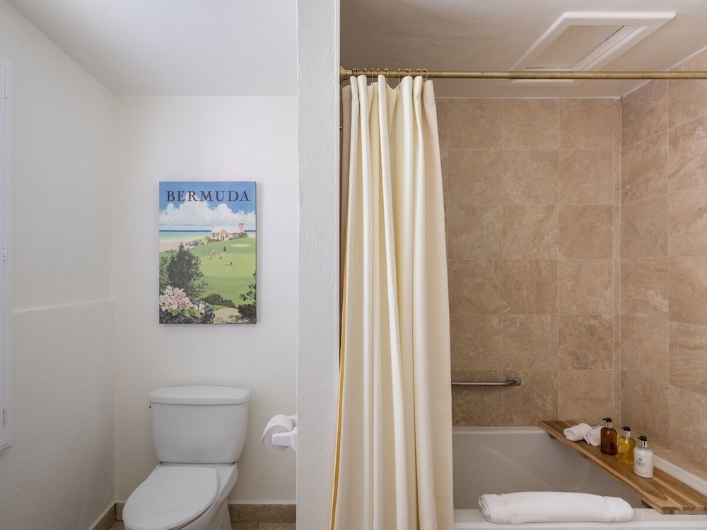 Deluxe Room (water View)