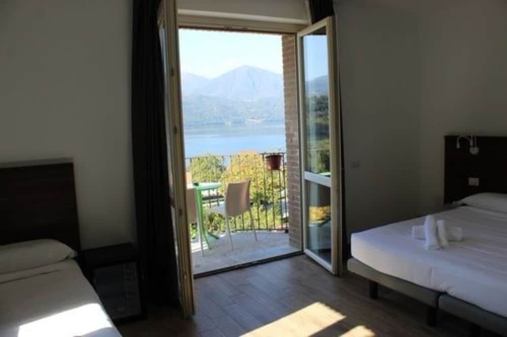 Double or Twin Room, Balcony, Lake View photo 2