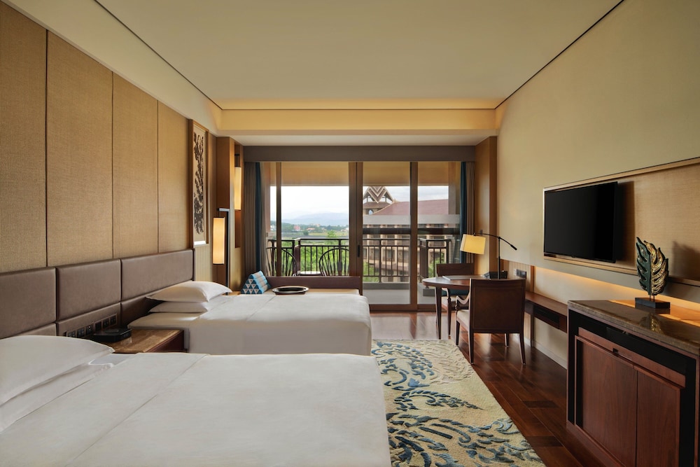 Deluxe Twin, Guest room, 2 Twins, Balcony photo 2