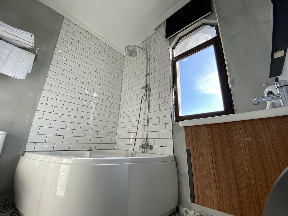 Deluxe Triple Room photo 2