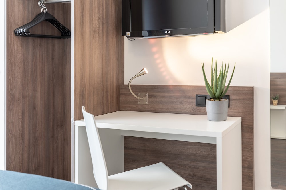 Standard Room - Photo 4