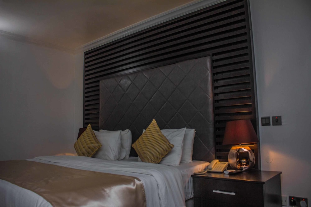 Deluxe Room, 1 Queen Bed, Non Smoking photo 1