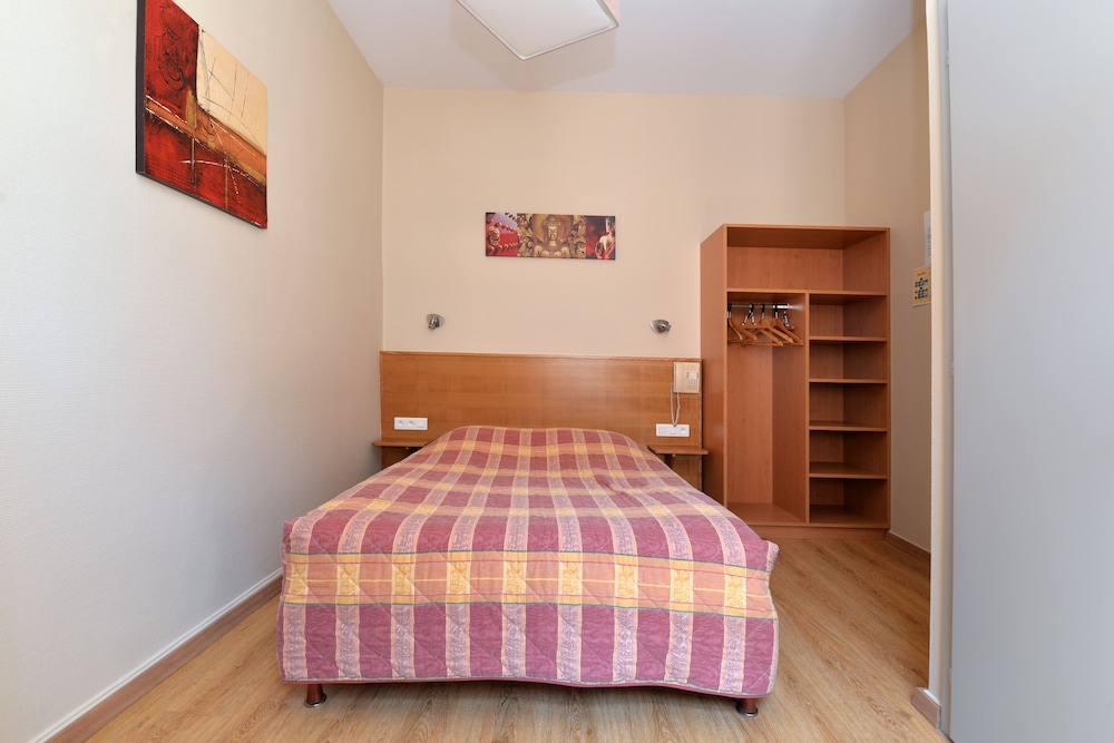 Standard Room photo 3