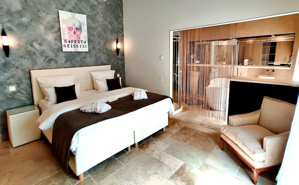 Suite (SAINT-TROPEZ ) photo 1