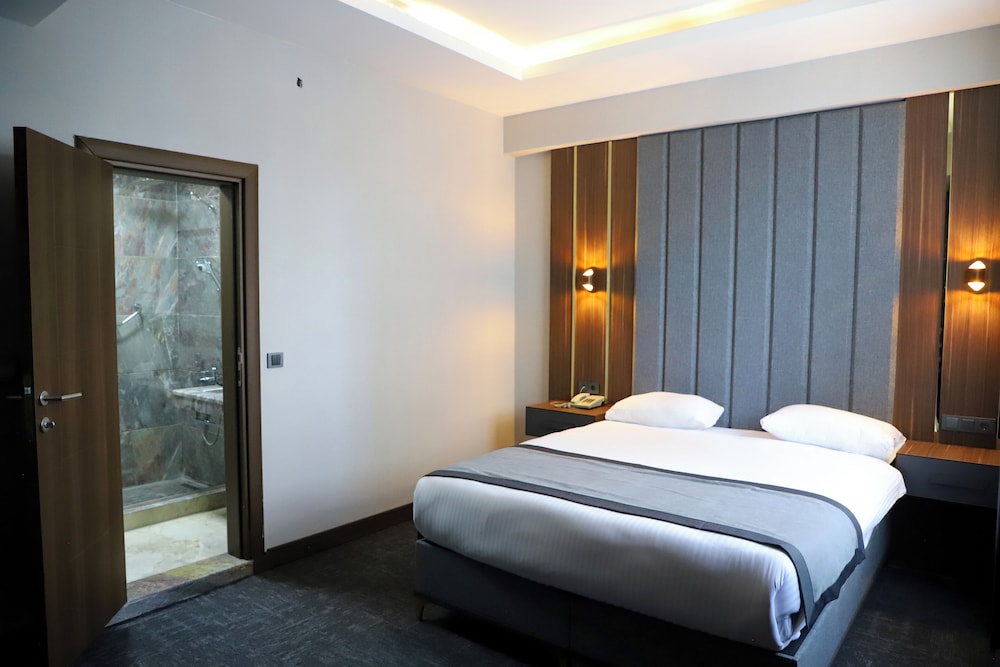 Standard Double Room, City View photo 2