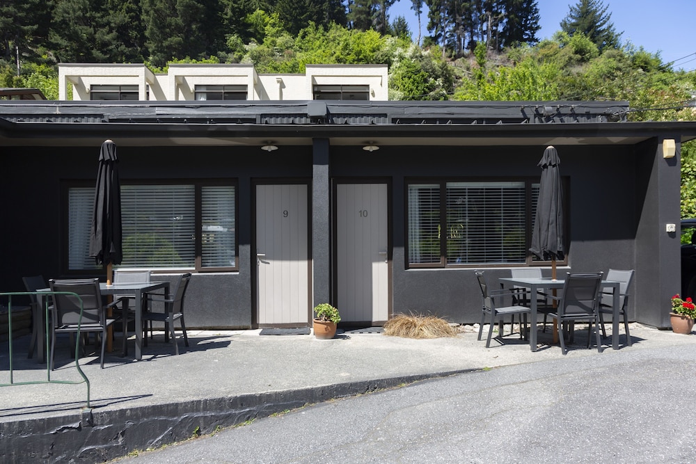 Premium Studio Apartment with Mountain Views photo 2