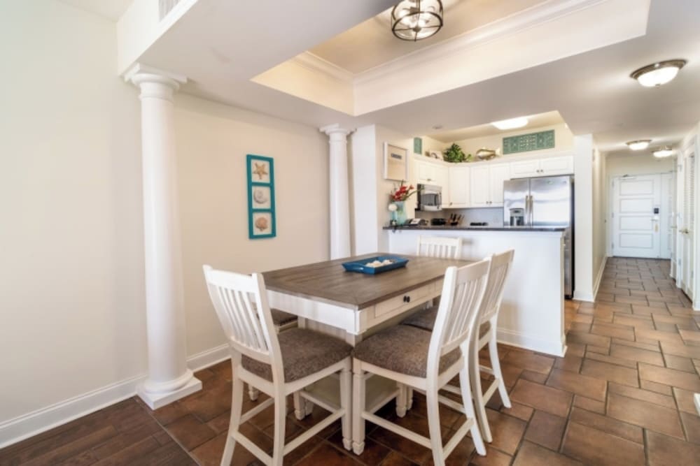 Hampton Oceanfront Two Bedroom Condo King - Photo 6