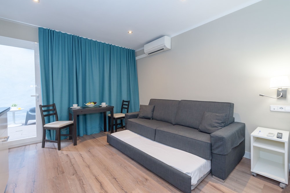 Studio Suite, 1 King Bed with Sofa bed, Patio, Ground Floor photo 2