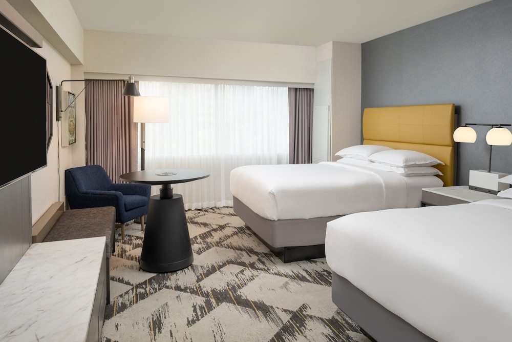 Club Room, 2 Queen Beds - Photo 1