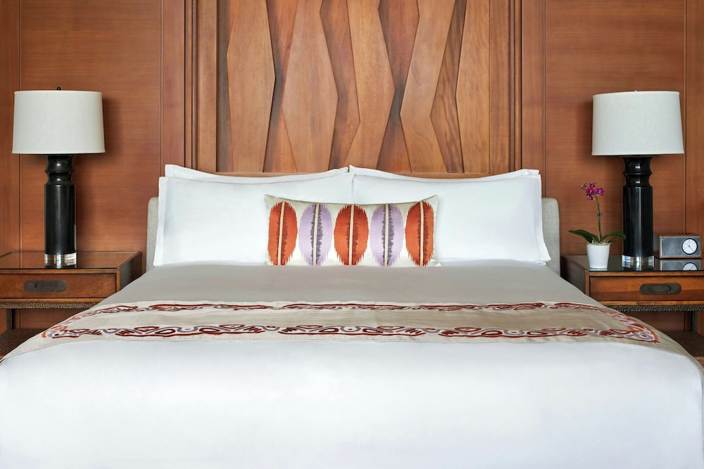 East Beach Ground Suite, 1 Bedroom Suite, 1 King, Sofa bed