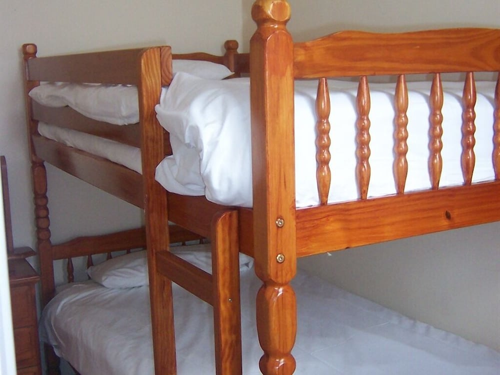 Suite, Ensuite photo 1