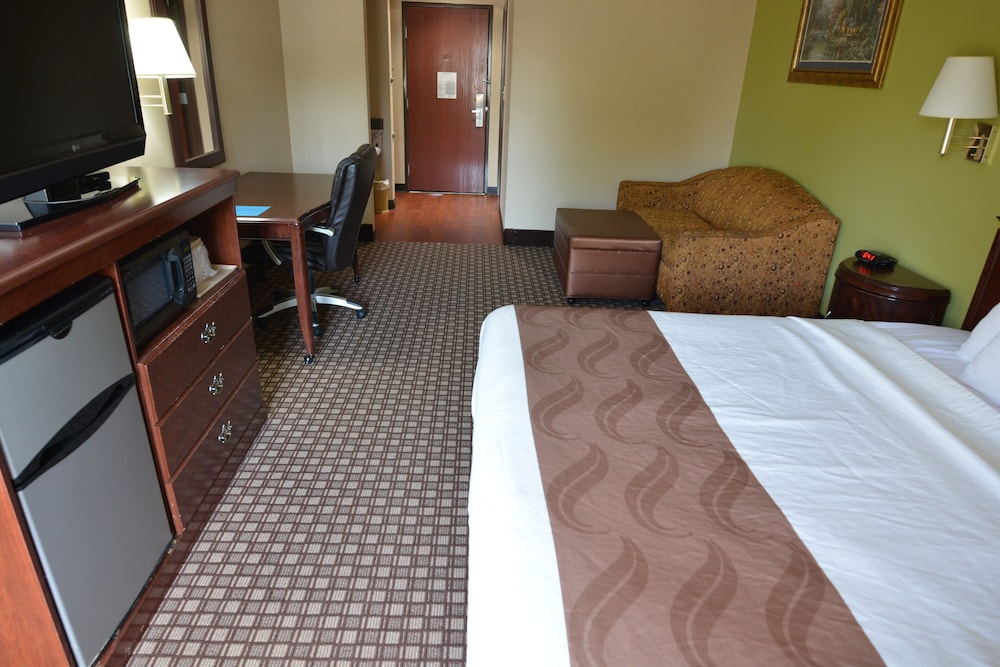 Room, 1 King Bed - Photo 2