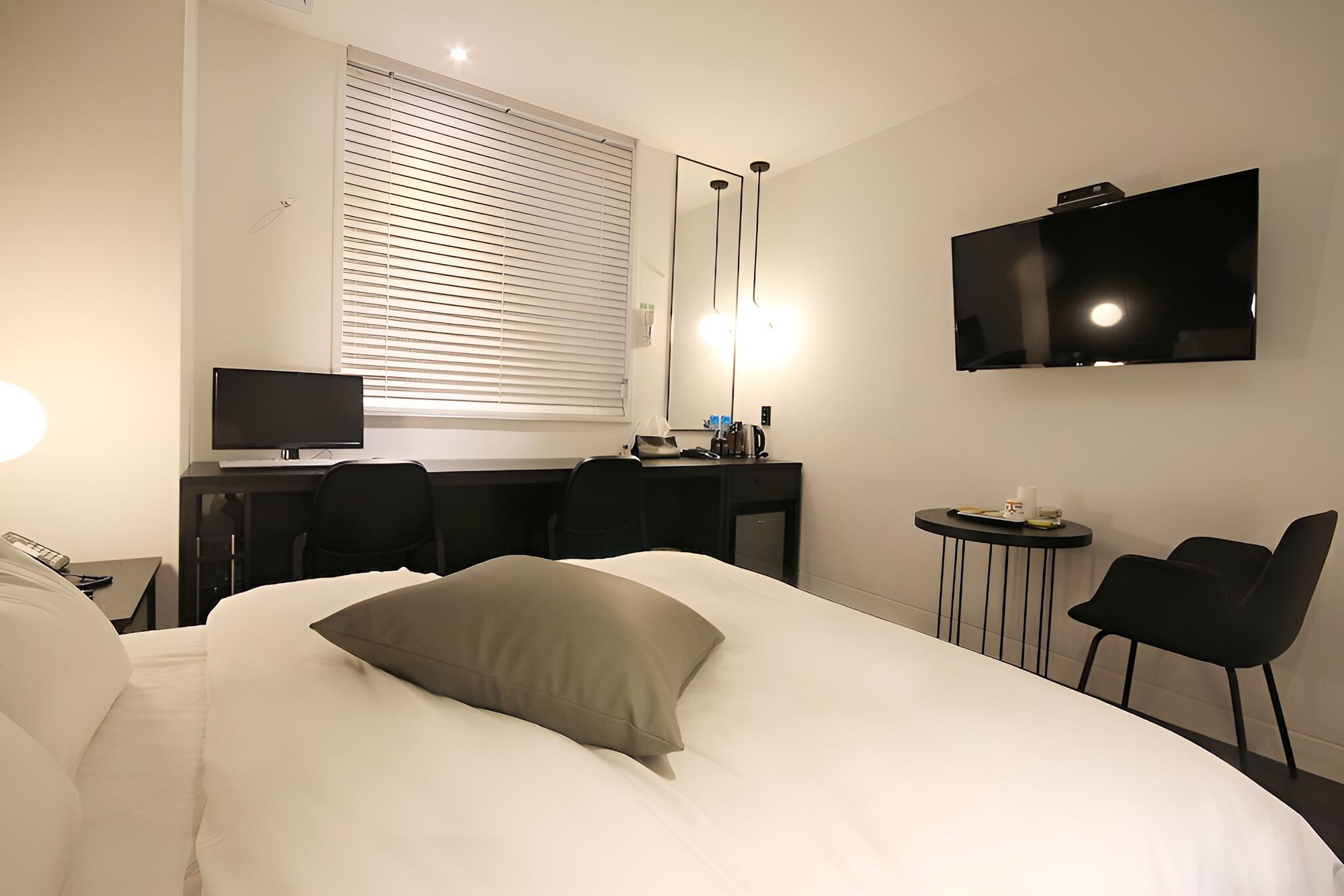 Room (Standard B (OTT)) - Photo 2