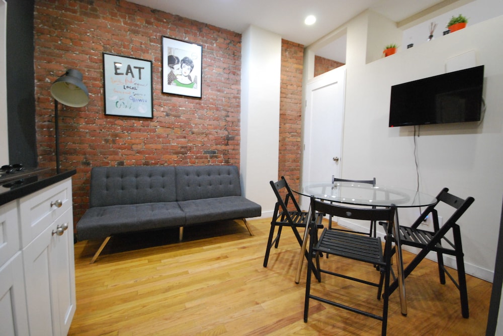 Elite Apartment, Multiple Beds, Non Smoking photo 2
