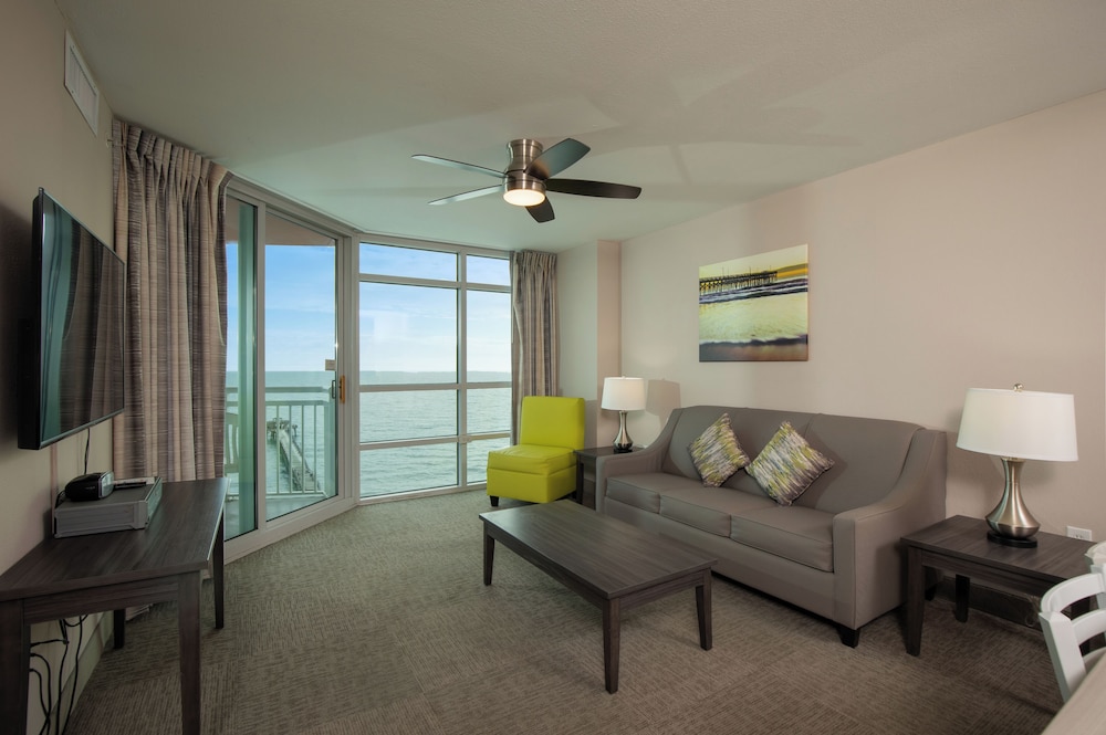Deluxe Condo photo 2