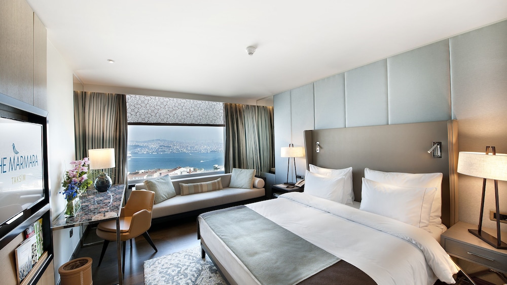 Club Room Bosphorus View, Lounge Access photo 1