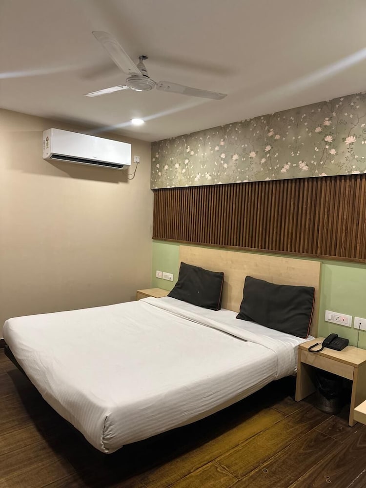 Deluxe Double Room photo 3
