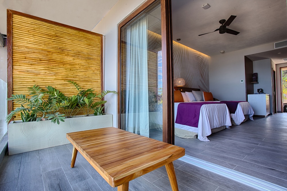 Lush Room, 2 Double Beds, Garden View, Executive Floor - Photo 3