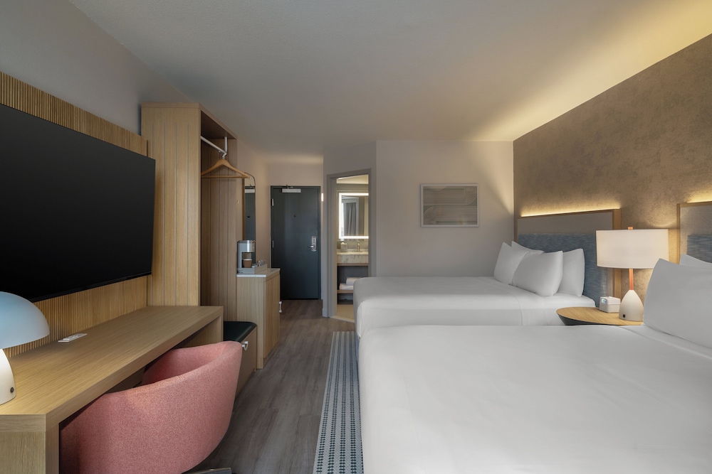 Standard Room, 2 Queen Beds photo 1