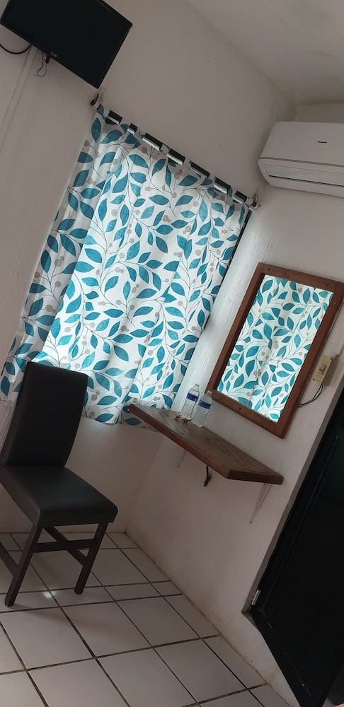 Economy Room photo 3