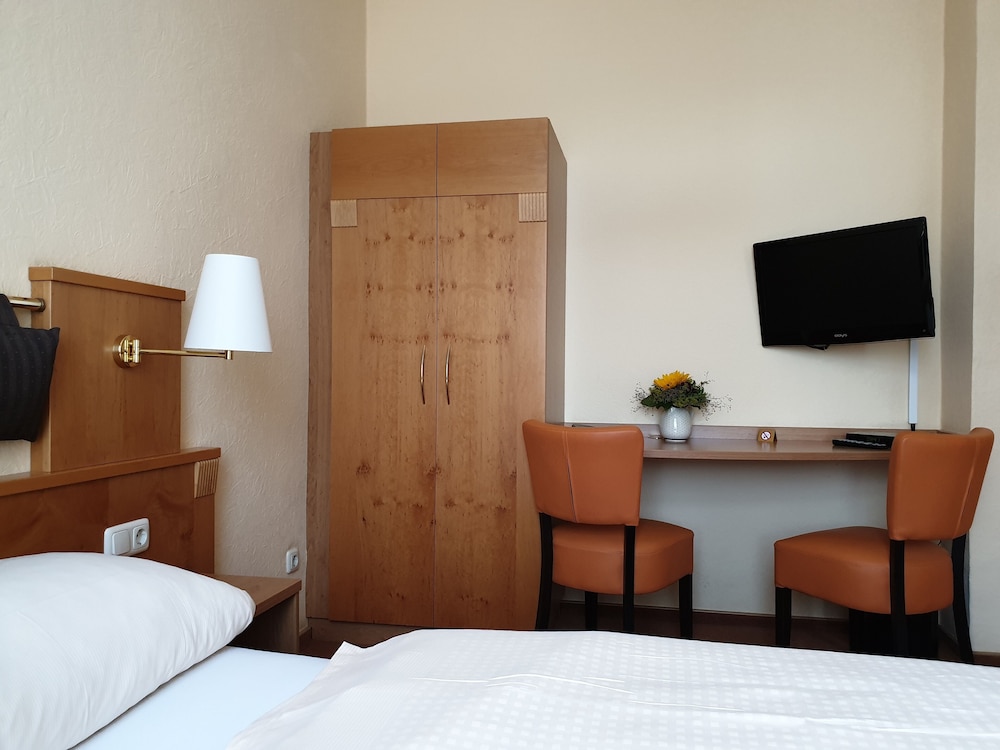 Basic Double Room photo 2