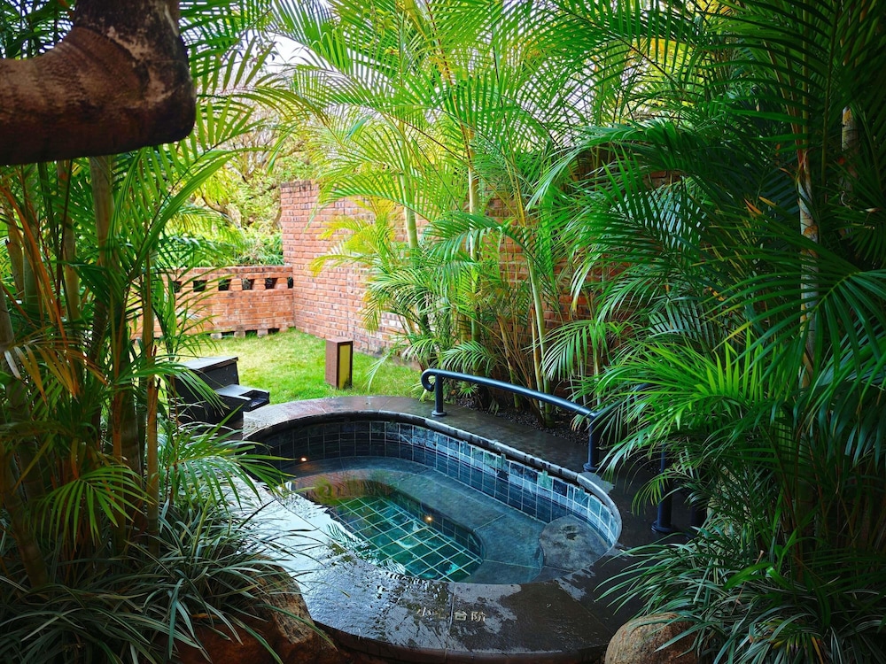 Deluxe Terrace  King Bed Room with Garden Pool - Photo 5
