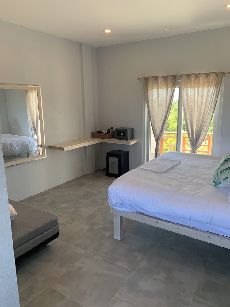 Deluxe Double Room, Hill View photo 2