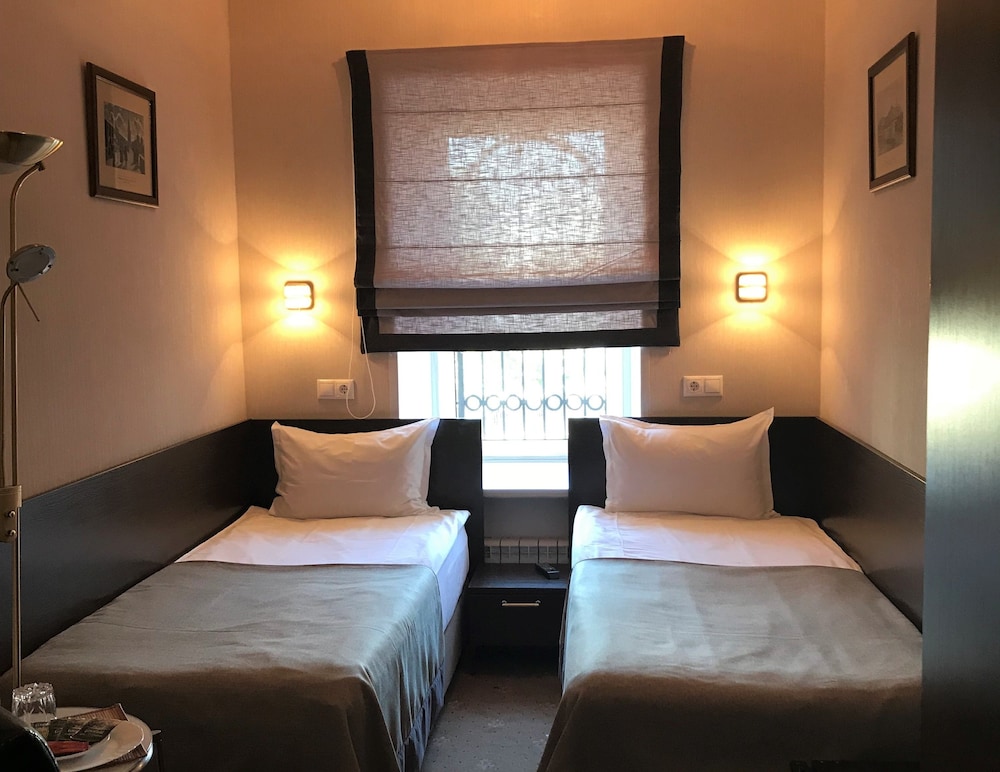 Economy Twin Room photo 1