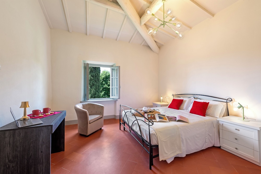Honeymoon Villa, Multiple Bedrooms, Mountainside (Amazing Villa Chimera Green 12)
