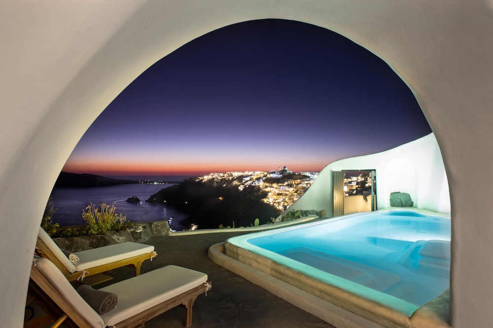Perivolas Luxury Suite photo 3